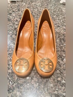 Tory Burch Sally wedge pumps  Shoes Sz 8